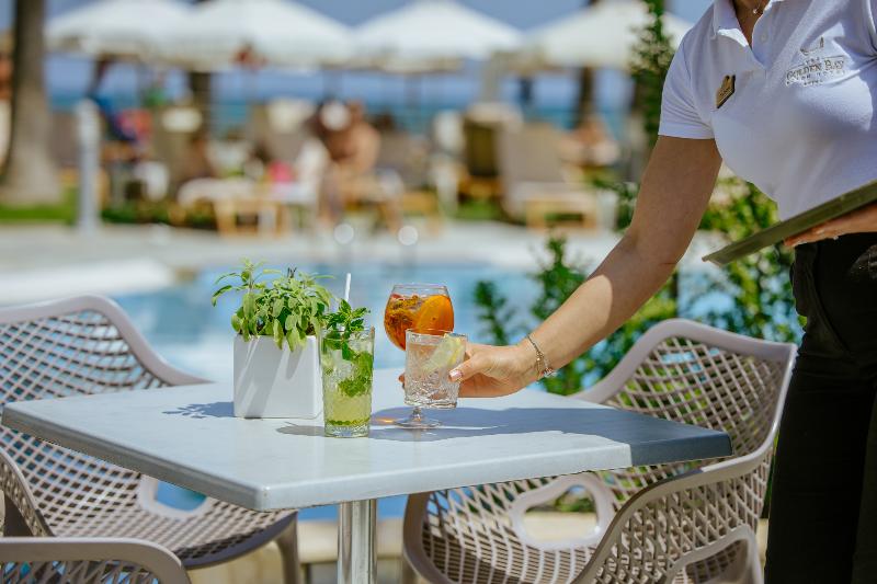 Golden Bay Beach hotel - Bar