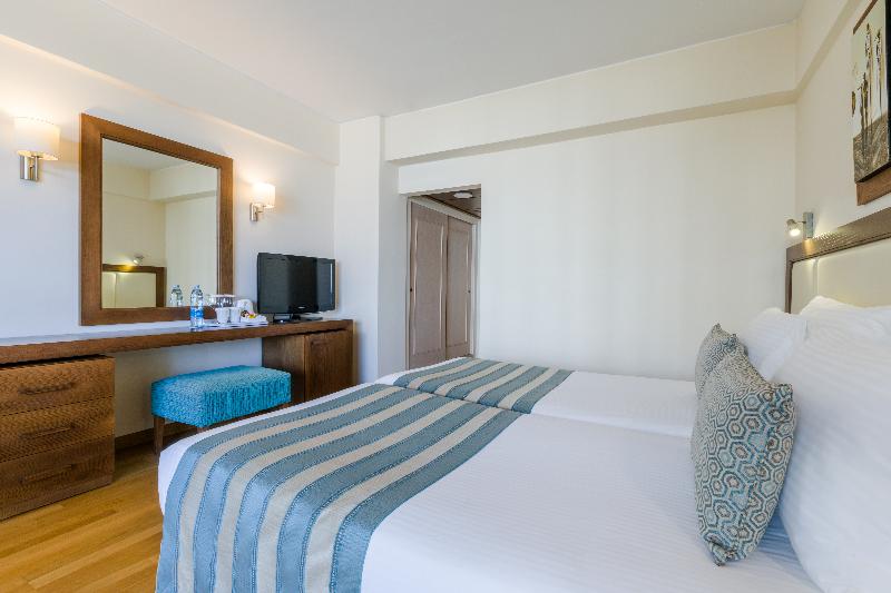 Golden Bay Beach hotel - Oda