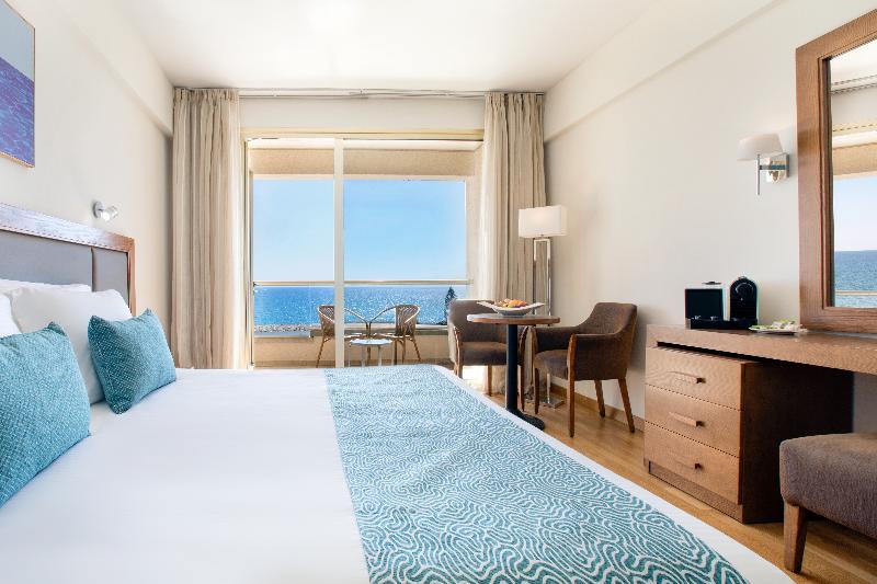 Golden Bay Beach hotel - Oda