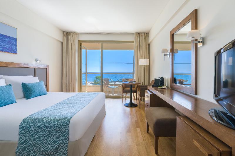Golden Bay Beach hotel - Oda
