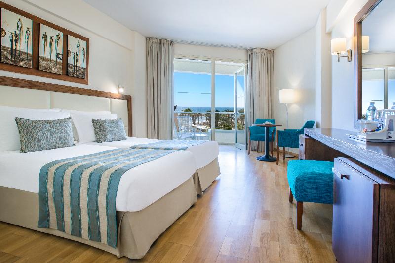 Golden Bay Beach hotel - Oda