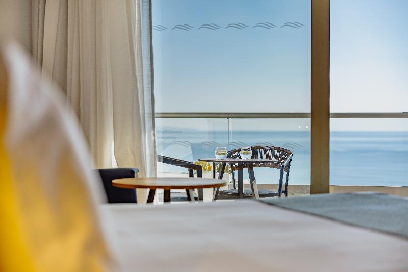 Golden Bay Beach hotel - Oda