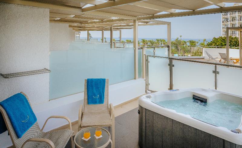 Golden Bay Beach hotel - Oda