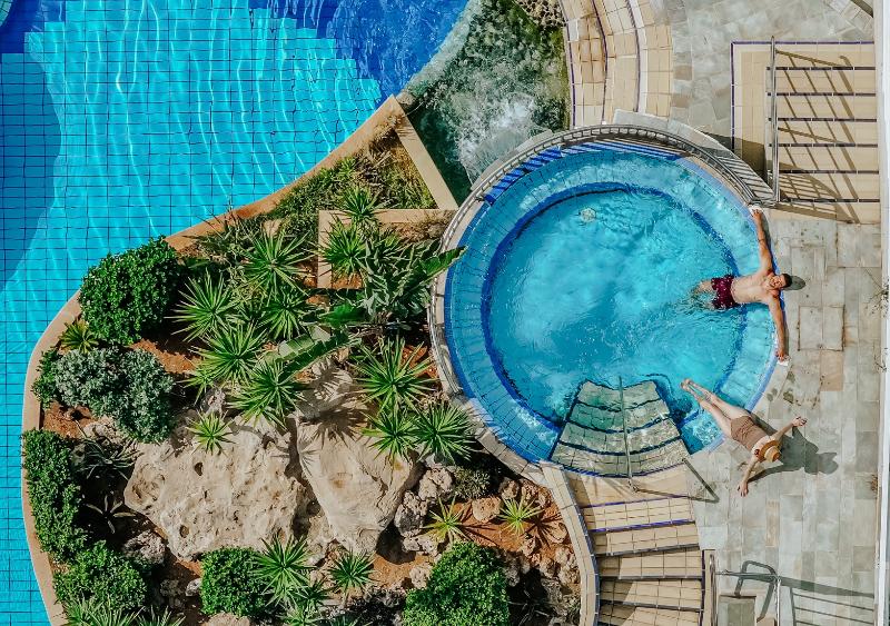 Golden Bay Beach hotel - Havuz