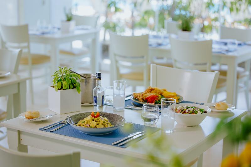 Golden Bay Beach hotel - Restoran