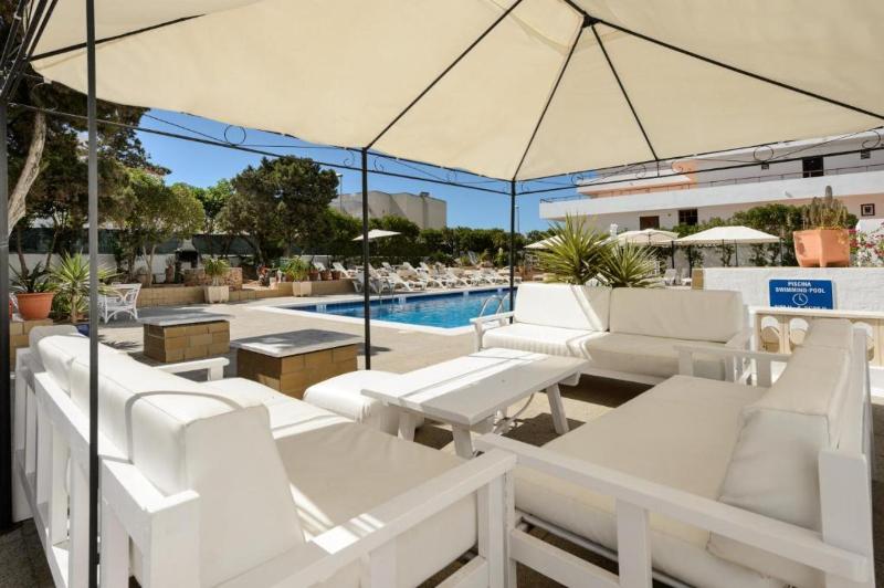 Apartamentos San Antonio Beach - Genel