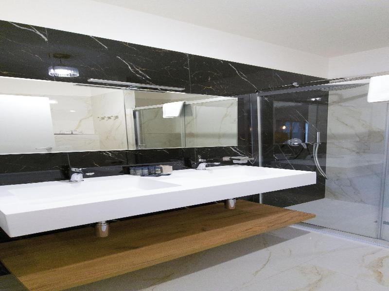 Suites 51 - Oda