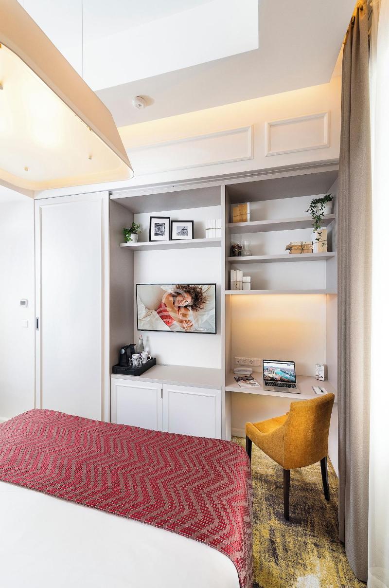 Three Corners Avenue Hotel - Oda