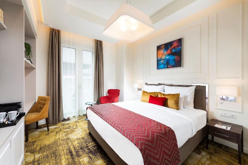 Three Corners Avenue Hotel - Oda