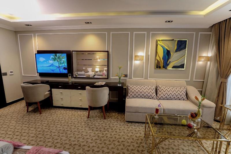 Cairo Taj Mohandessn Hotels Suites - Oda
