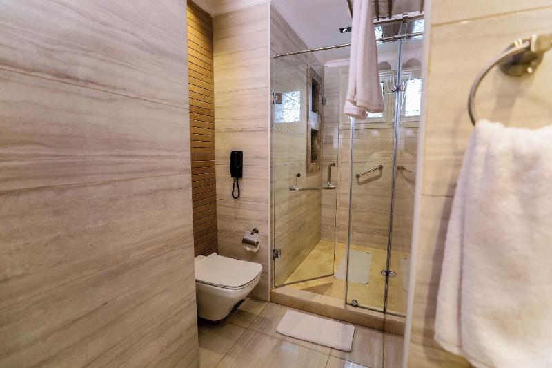 Cairo Taj Mohandessn Hotels Suites - Oda