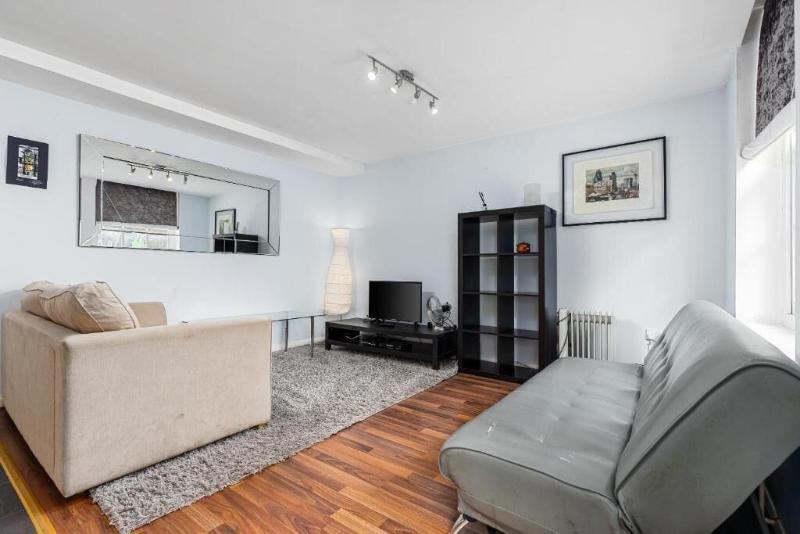 London Homes Aldgate Flats - Oda