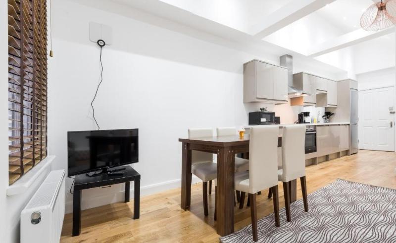 London Homes Aldgate Flats - Oda