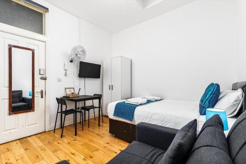 London Homes Aldgate Flats - Oda