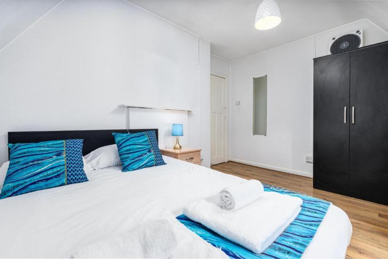 London Homes Aldgate Flats - Oda