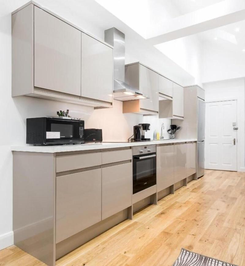 London Homes Aldgate Flats - Oda