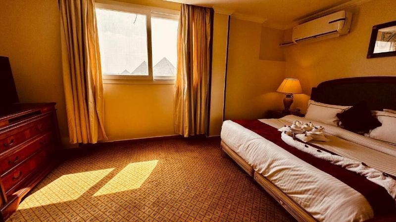 Pyramids Tower Inn - Genel