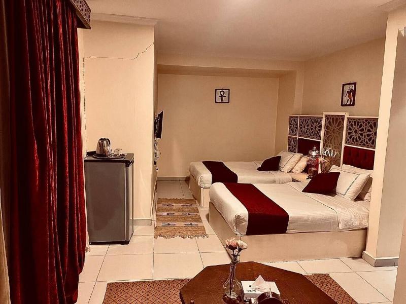 Pyramids Tower Inn - Oda