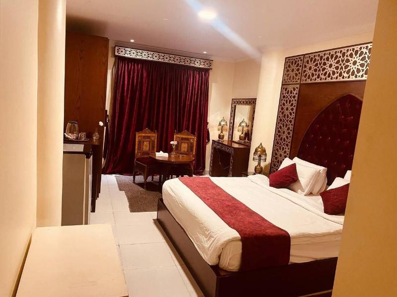 Pyramids Tower Inn - Oda