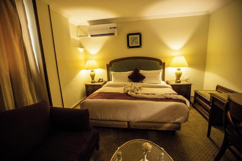 Pyramids Tower Inn - Oda
