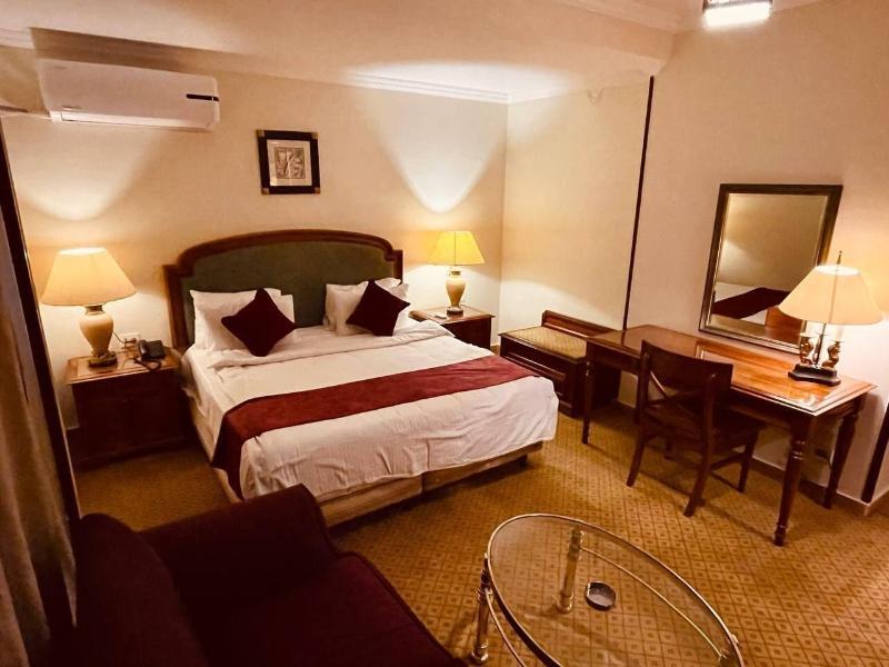 Pyramids Tower Inn - Oda