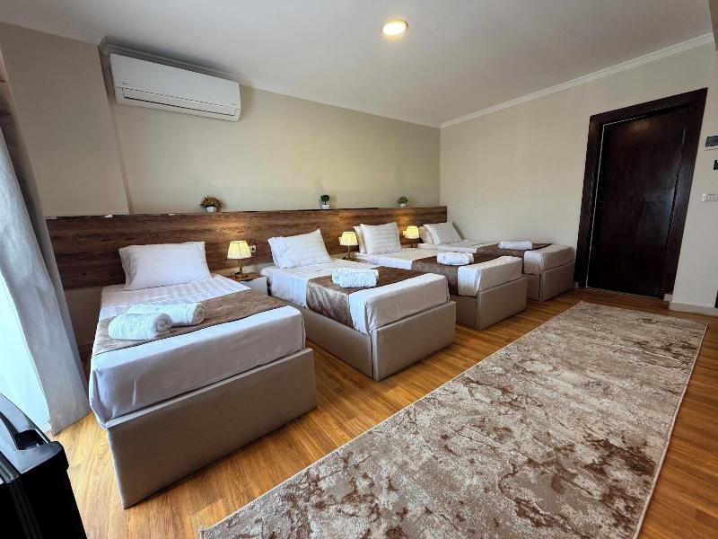 Pyramids Tower Inn - Oda