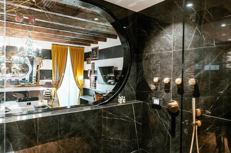 Aurum Como Luxury Suites - Oda