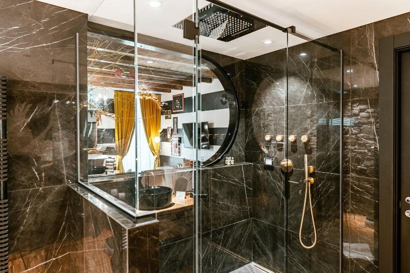 Aurum Como Luxury Suites - Oda