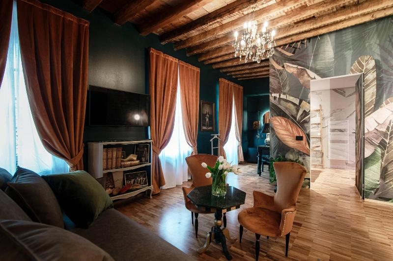 Aurum Como Luxury Suites - Oda