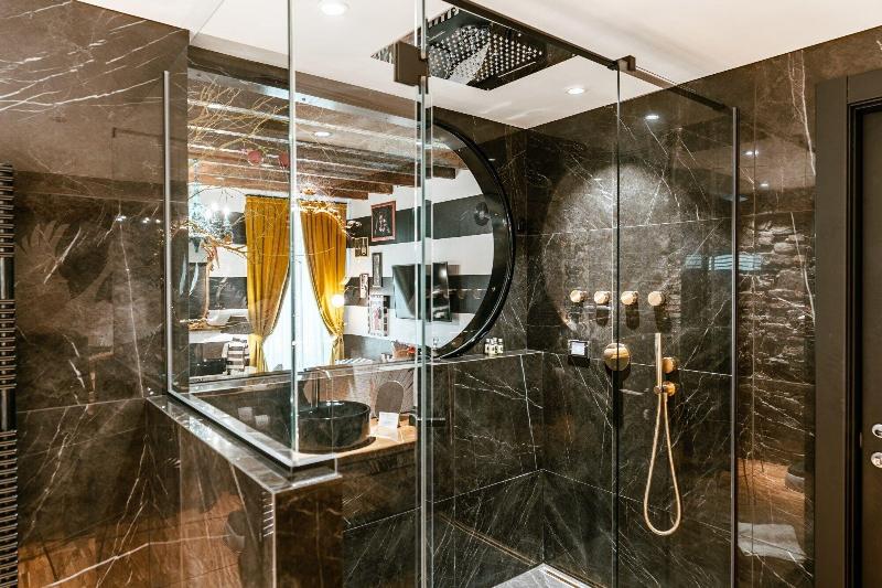 Aurum Como Luxury Suites - Oda