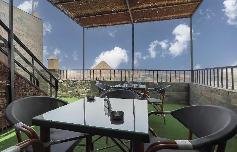 Pyramids Tower View Inn - Restoran