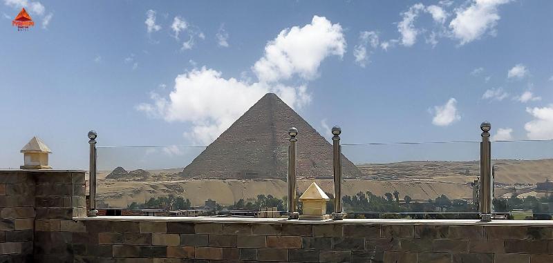 Pyramids Tower View Inn - Teras