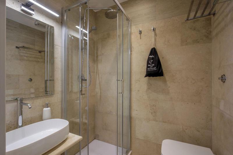Daplace Santa Susanna Suites - Oda