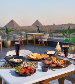 Royal Great Pyramid Inn