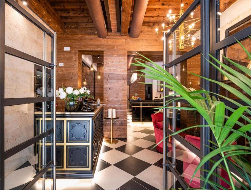 Corte Guelfa Firenze - Lobi