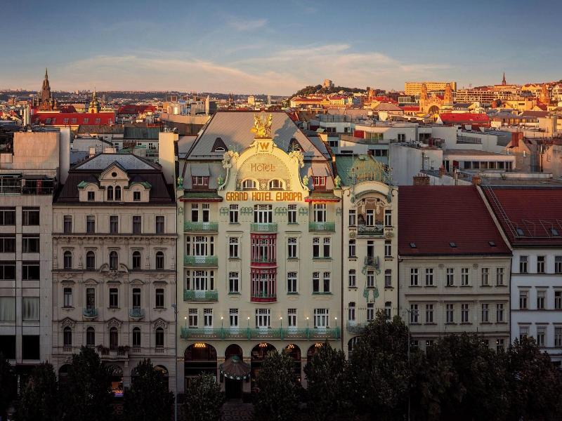 W Prague - Genel