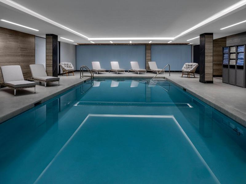 Four Points By Sheraton Flushing - Havuz