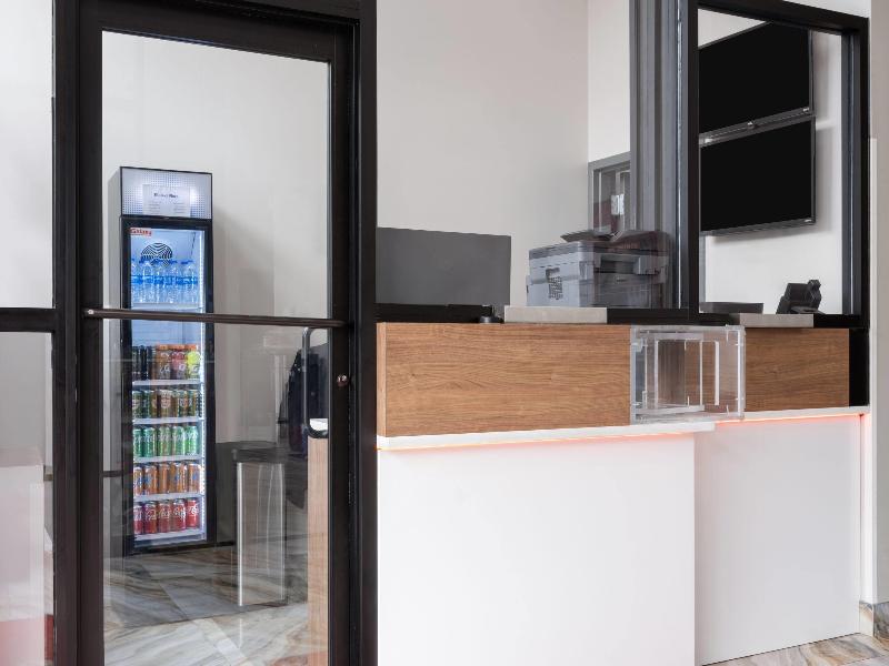 Ramada By Wyndham Brooklyn Near Flatbush - Lobi