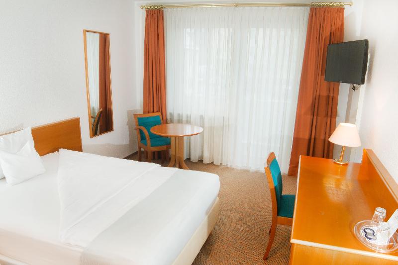 Hotel Und Gasthof Zum Hirsch - Oda