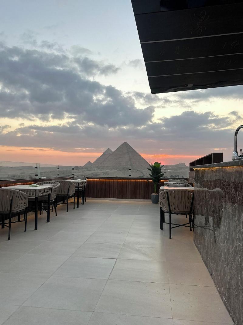 Crowne Pyramids Palace - Teras