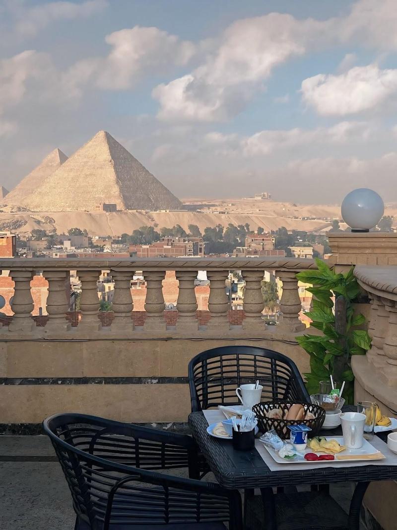 Crowne Pyramids Palace - Teras