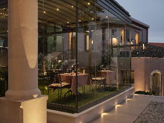 Domus Blanc Boutique Hotel
