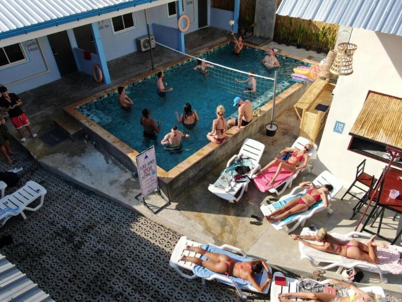 Slumber Party Phi Phi - Genel