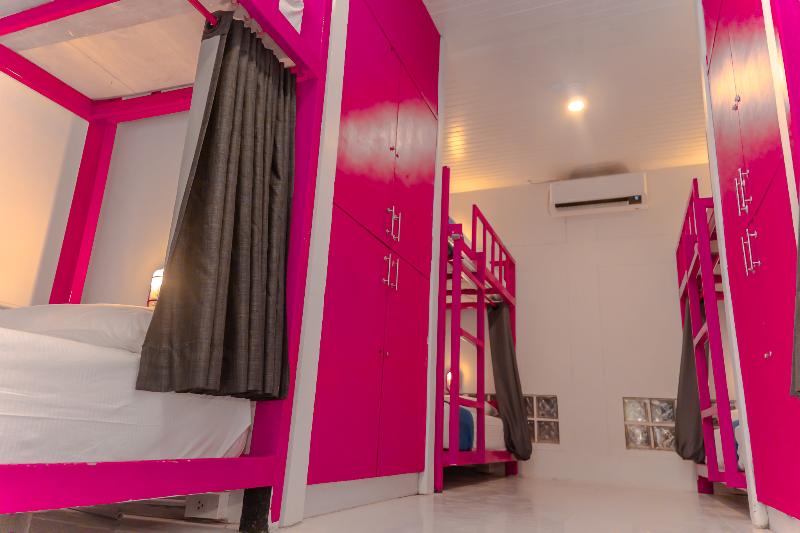 Slumber Party Phi Phi - Oda