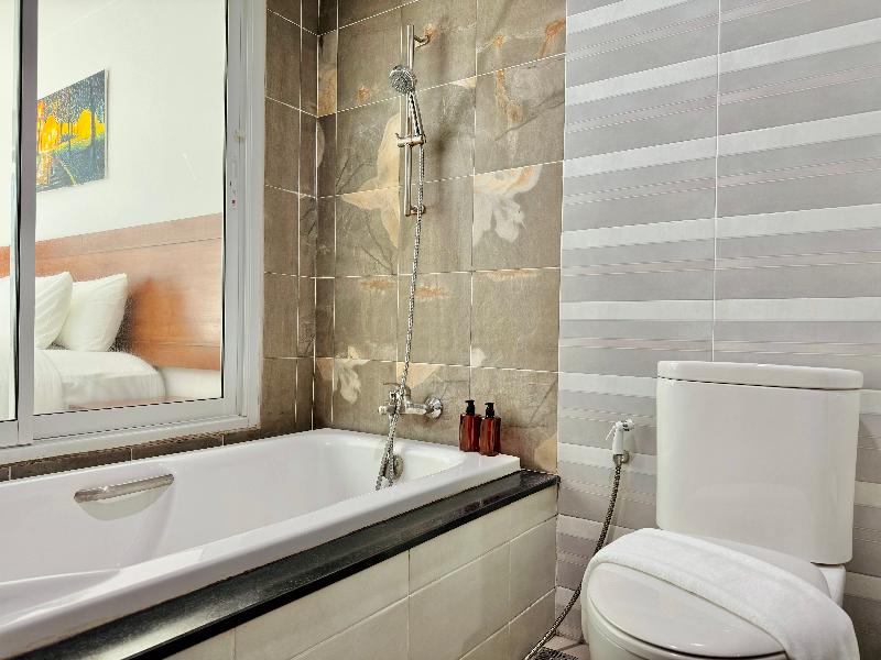 Xaya Pool Access Resort Phuket - Oda