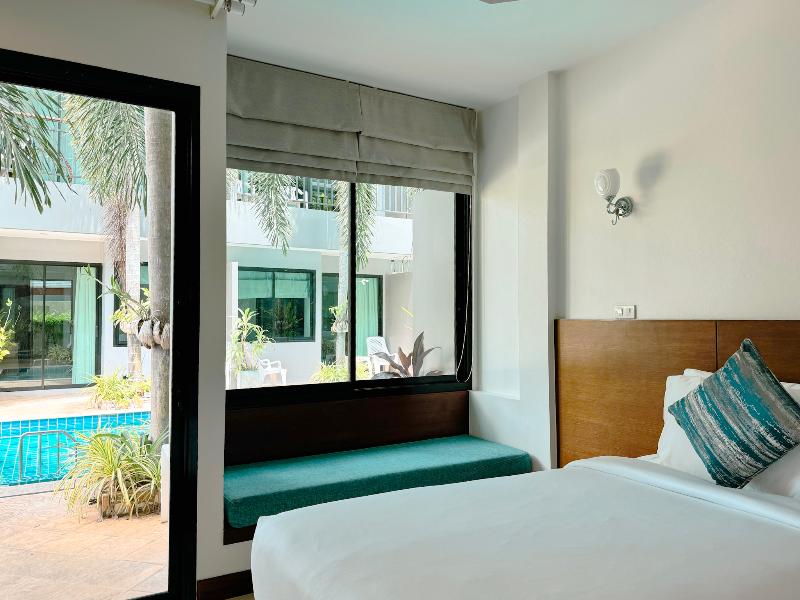 Xaya Pool Access Resort Phuket - Oda