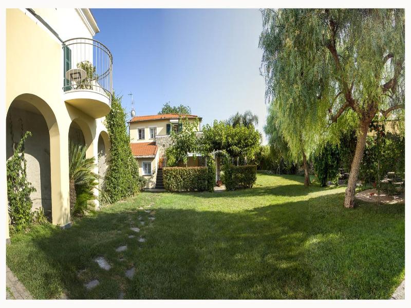 Casa Vacanze Nel Giardino Di Renzo - Genel