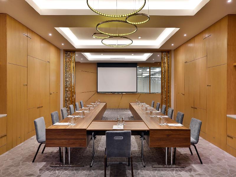 Sofitel Riyadh Hotel & Convention Centre - Toplantı