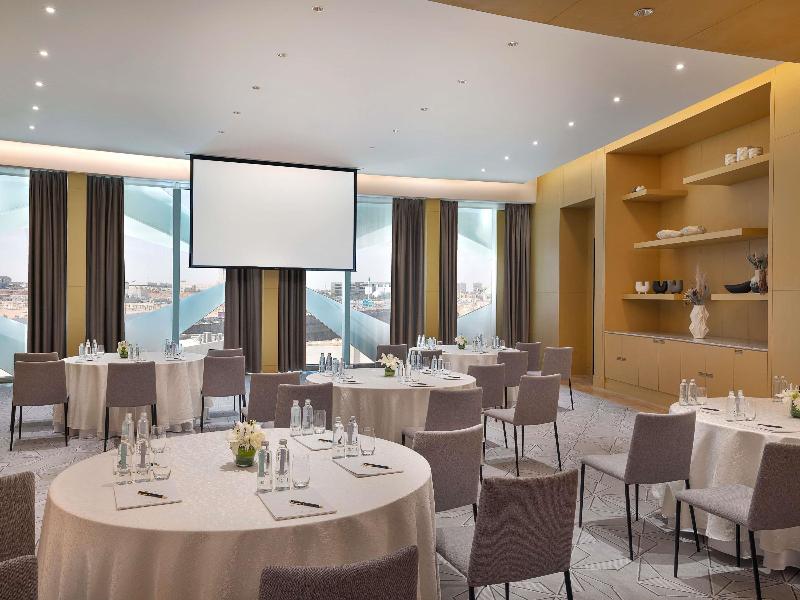Sofitel Riyadh Hotel & Convention Centre - Toplantı