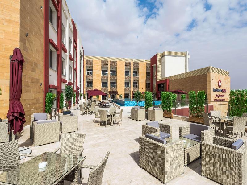 Best Western Plus Al Qurayyat City Center - Bar
